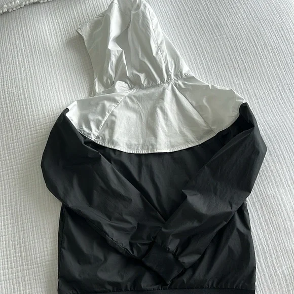 Nike Windbreaker - Picture 2 of 3